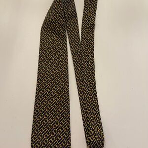 Gucci Black and Gold Patterned Tie
